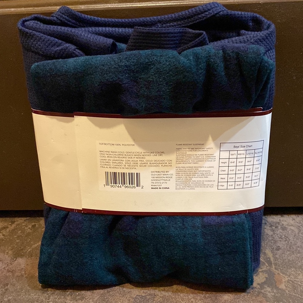 NWT Boys blue plaid two piece pj set. Size M (8/10). Top/Bottom: 100% Polyester - Picture 6 of 9
